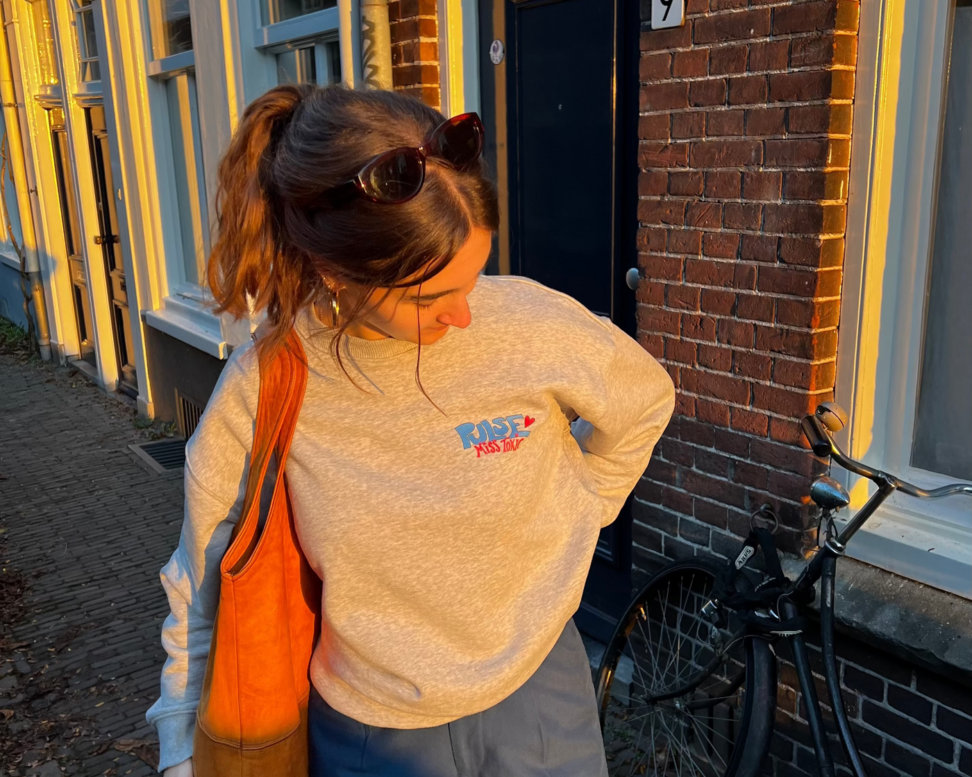 MISS TOXIC - SWEATER